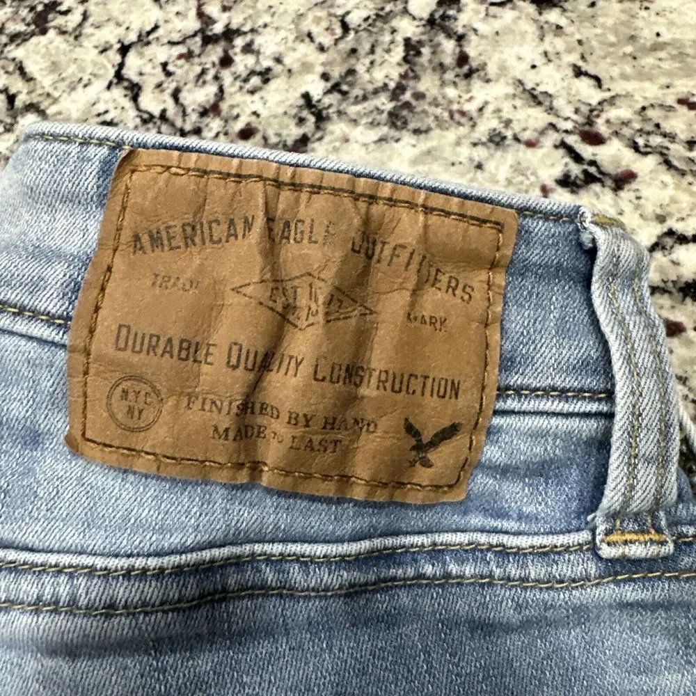 American Eagle Men's Size 30x34 Blue Jeans Slim Straight Extreme Flex Distressed